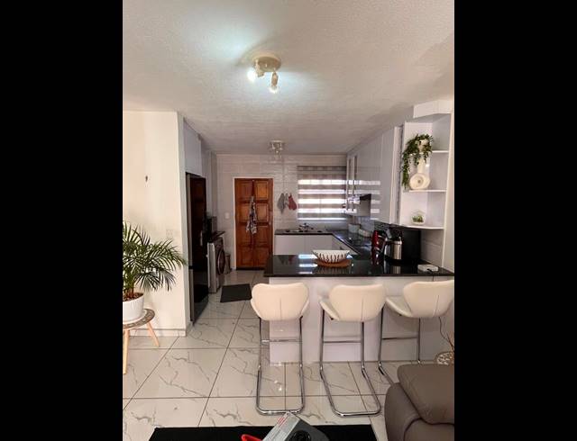 2 BEDROOM APARTMENT FOR SALE IN KARENPARK